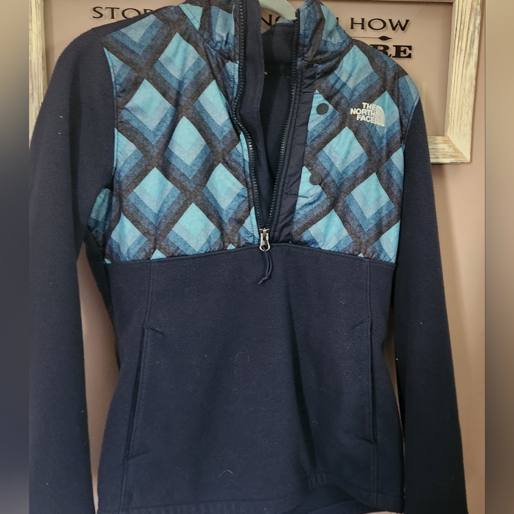 The Northface Pullover - image 1